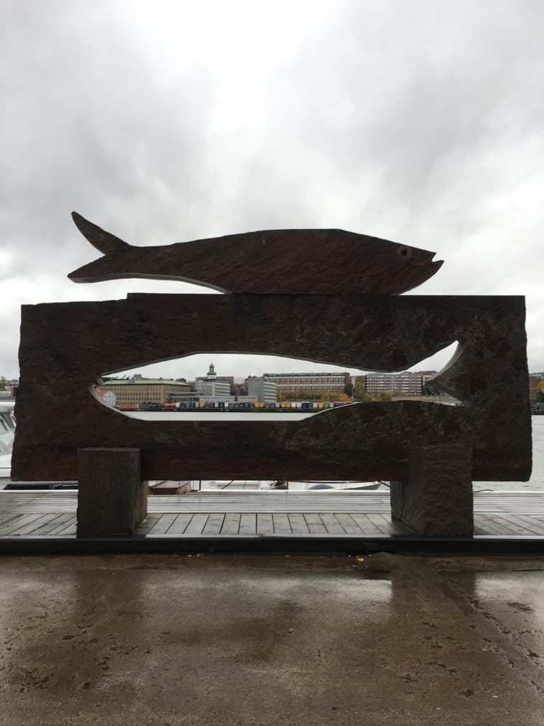 Skulptur och bebyggelse vid Eriksberg i Göteborg
